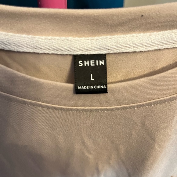 Men’s off white tee pocket - Picture 2 of 5